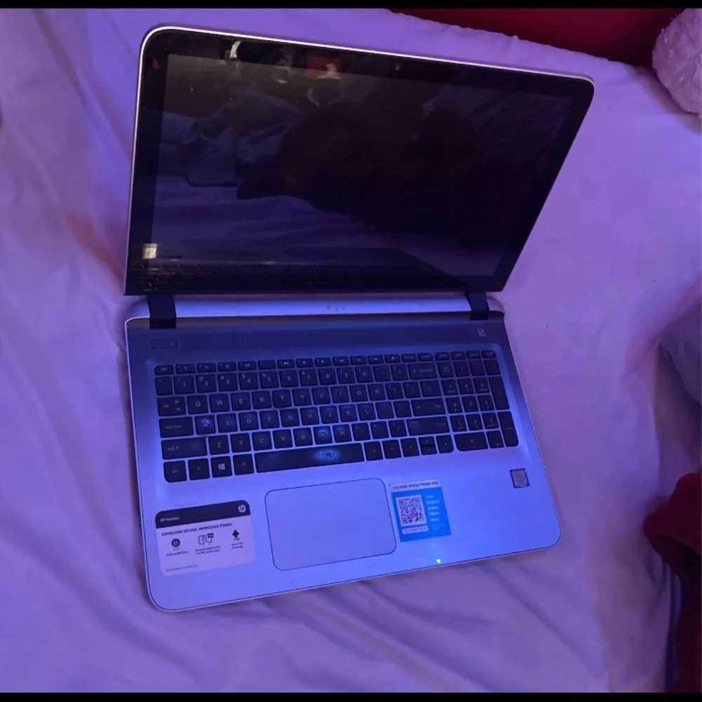 HP i7 Pavillon Laptop [Silver] [8gb RAM]
